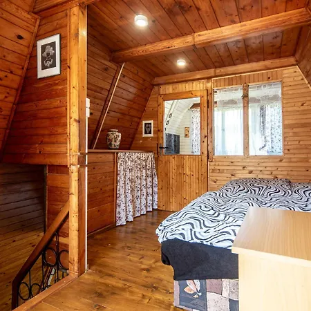& Rest By Interhome Сasa de vacaciones Strizovice